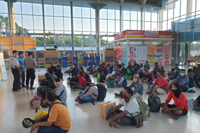 Pemudik melalui Pelabuhan Bakauheni sebanyak 3.169 orang