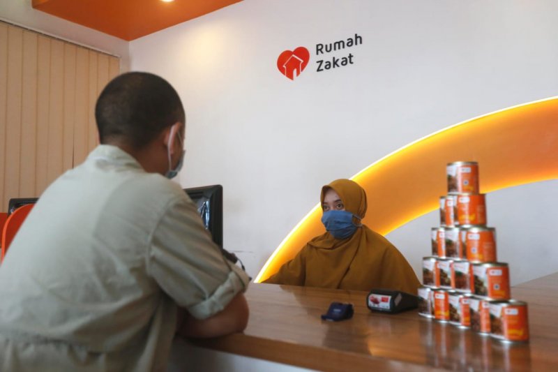 Telkomsel gandeng Rumah Zakat salurkan bantuan 1.339 paket sembako