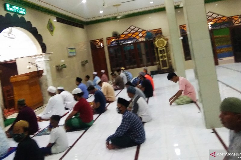 Umat Islam Jayapura Takbiran di Masjid