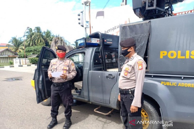 COVID-19 Task Force chief performs Eid prayers at BNPB Building
