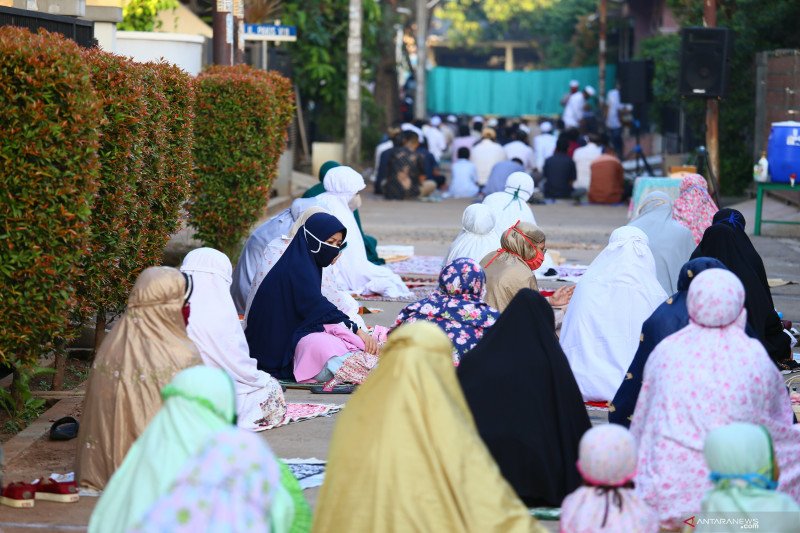 Keluarga positif COVID-19 di Bekasi tak tertular saat shalat Id