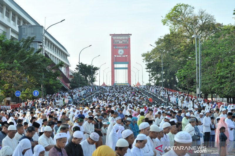 Perbandingan suasana pusat Kota Palembang pada Idul Fitri hari ini dan tahun lalu
