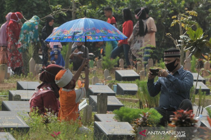 Tradisi ziarah Idul Fitri