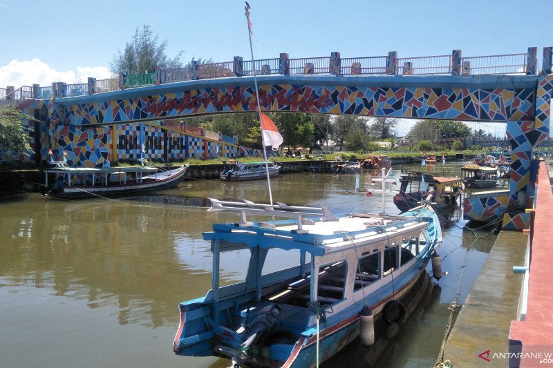 Akibat pandemi COVID-19 sejumlah nakhoda dan ABK kapal wisata Pariaman kembali jadi nelayan