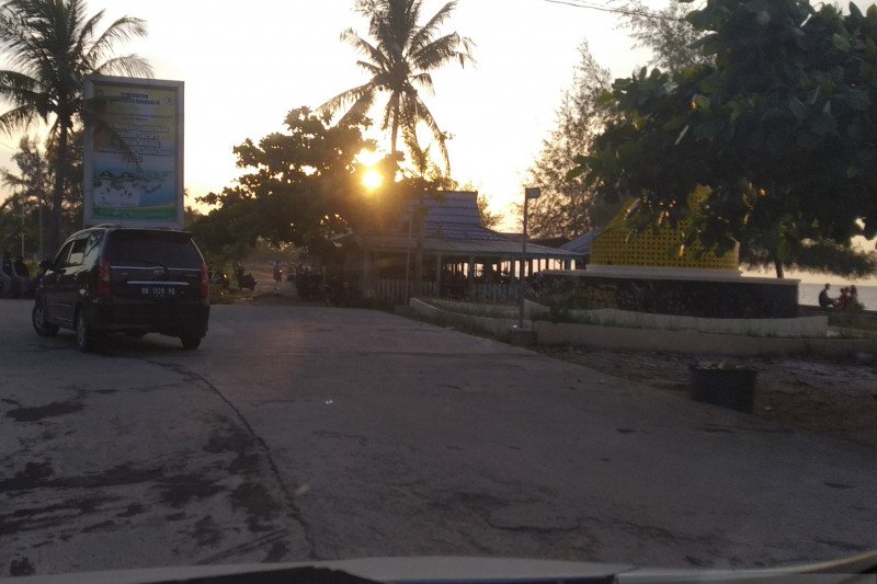 Polres Bengkalis larang kendaraan menuju objek wisata Pantai Selatbaru, begini sebabnya