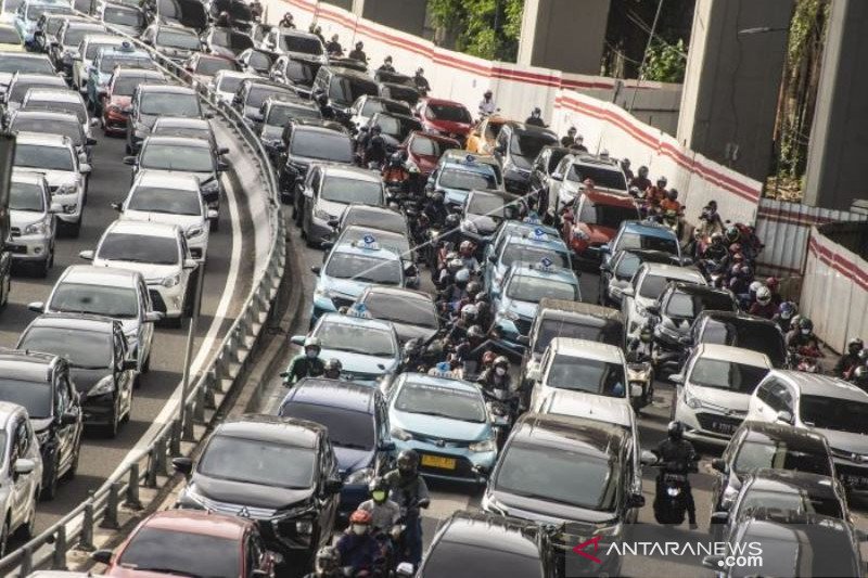 ARUS LALU LINTAS DI IBU KOTA