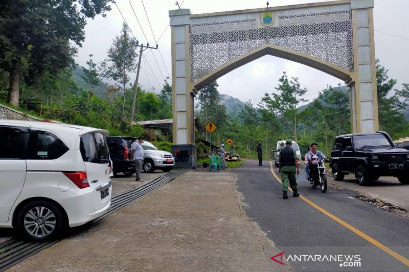 Volume kendaraan wisatawan masih tinggi melintas kawasan Cianjur