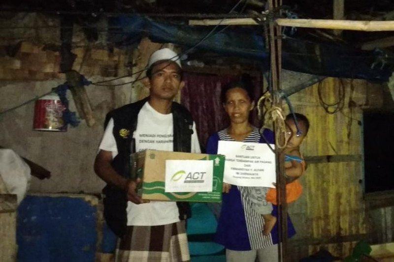 ACT Lampung beri bantuan warga terdampak gelombang pasang
