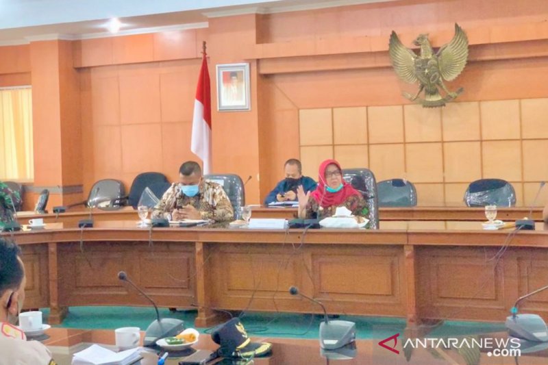 Fasilitas umum di Kabupaten Bogor akan dibuka secara bertahap