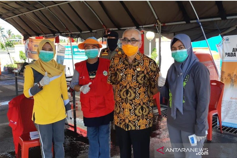 Wabup Bantaeng tinjau pos terpadu COVID-19 di perbatasan Bantaeng-Jeneponto