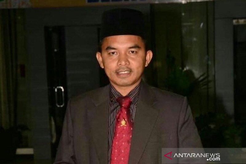 Berjualan di Pasar Raya Padang, pedagang asongan asal Padang Pariaman positif COVID-19