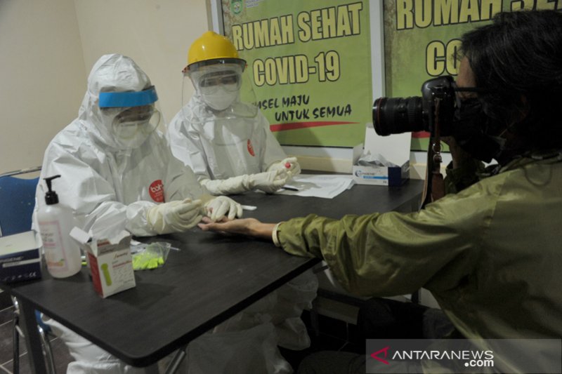 Jurnalis Palembang ikuti Rapid Test di Rumah Sehat COVID-19