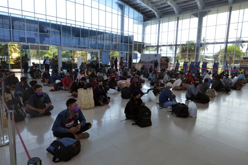Penumpang melalui Pelabuhan Bakauheni menuju Merak capai 4.492 orang