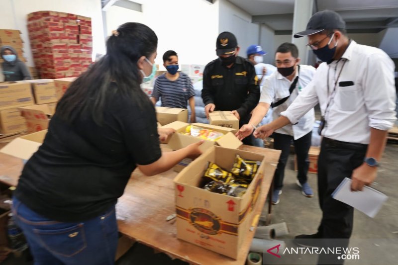 Pemprov Kepri bagikan 284.233 paket sembako di Batam