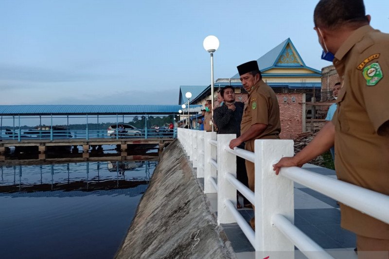 Menikmati matahari tenggelam makin asyik di