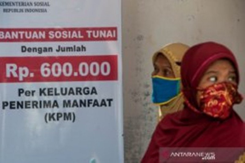 Seorang bidan desa sukarela di Dharmasraya mengaku diancam jika tak kembalikan BLT