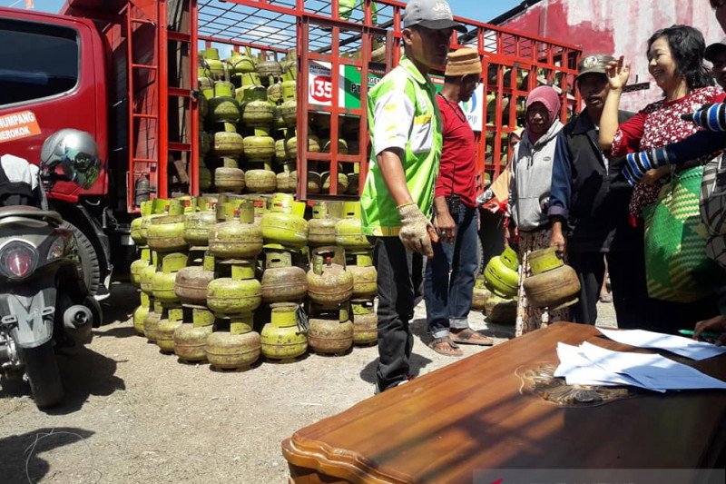 Sejumlah pangkalan di Palu jual elpiji subsidi di atas HET