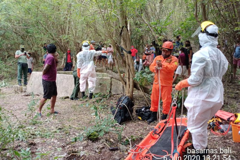 6 hari, warga Ukraina terjebak dalam tempat penampungan air di Bali