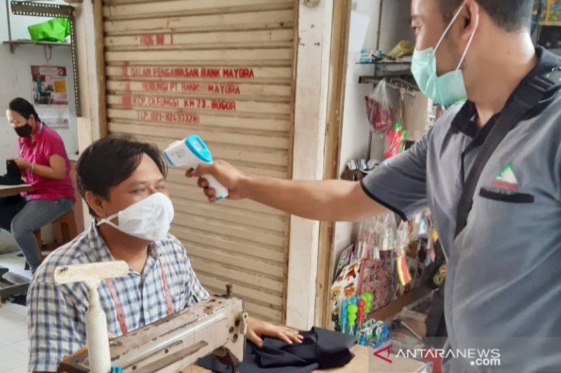 Pasar Cileungsi Bogor tetap buka meski jadi klaster COVID-19