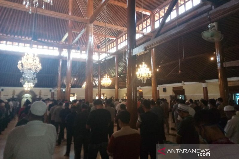 Sejumlah masjid di Solo mulai selenggarakan shalat Jumat