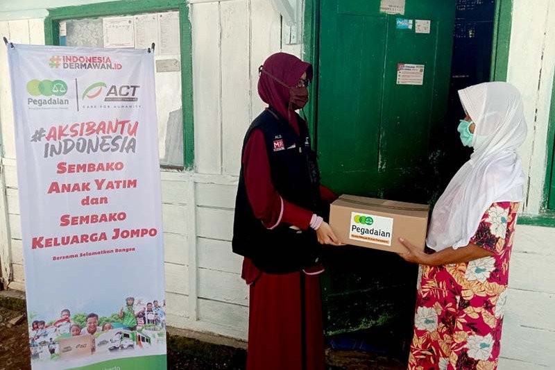 ACT dan Pegadaian Purwokerto distribusikan paket sembako gratis