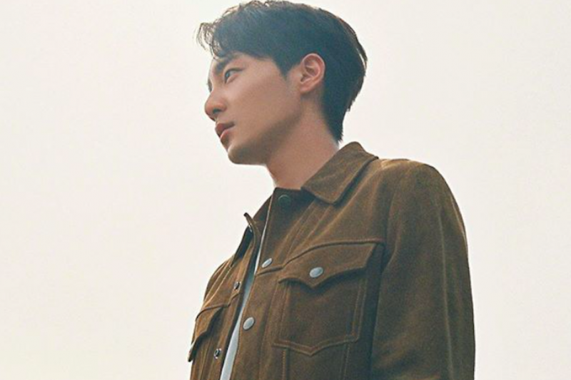 Penyanyi Roy Kim Mulai Wajib Militer Antara News