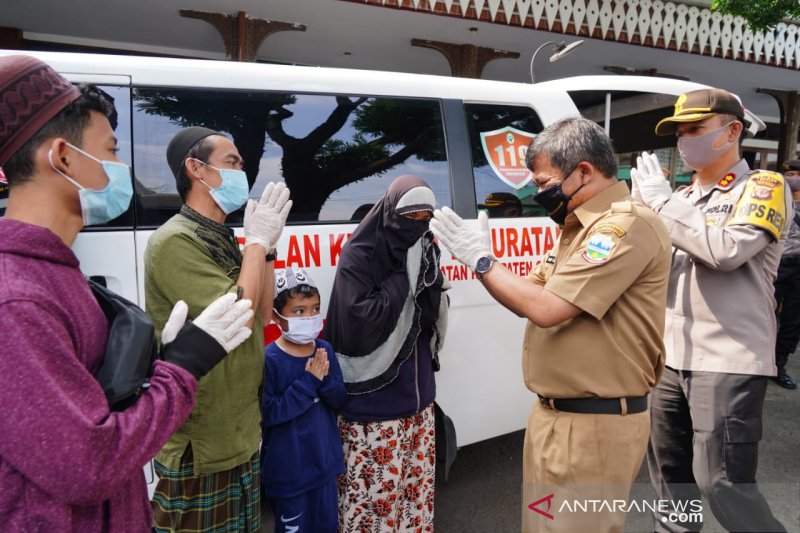 Satu keluarga positif COVID-19 di Garut dinyatakan sembuh