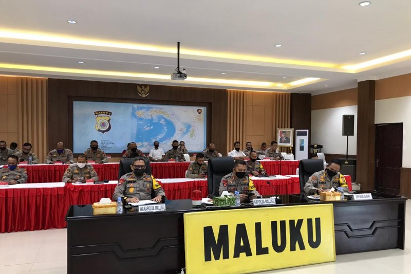 Wakapolri Ingatkan Jajaran Kepolisian Tetap Perhatikan SOP - ANTARA ...