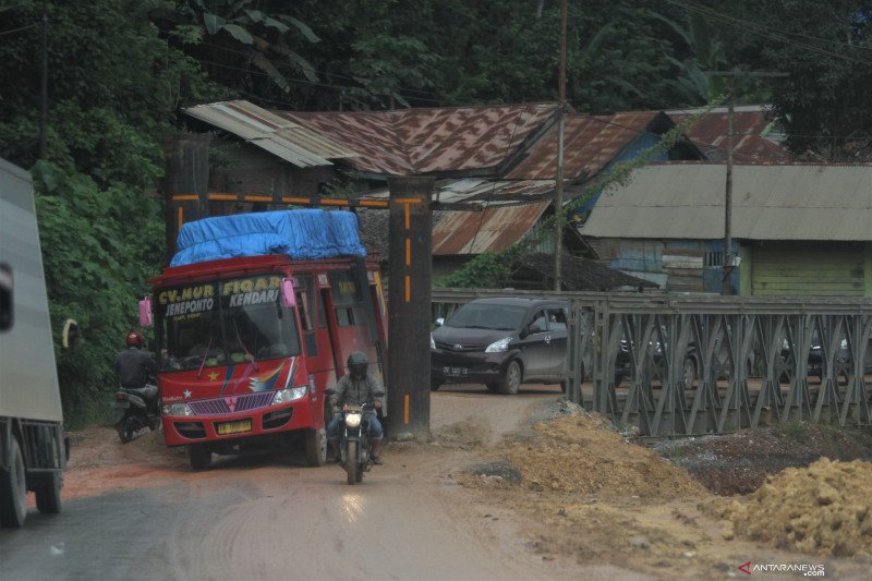 PERBAIKAN JEMBATAN TRANS SULAWESI DI KONAWE