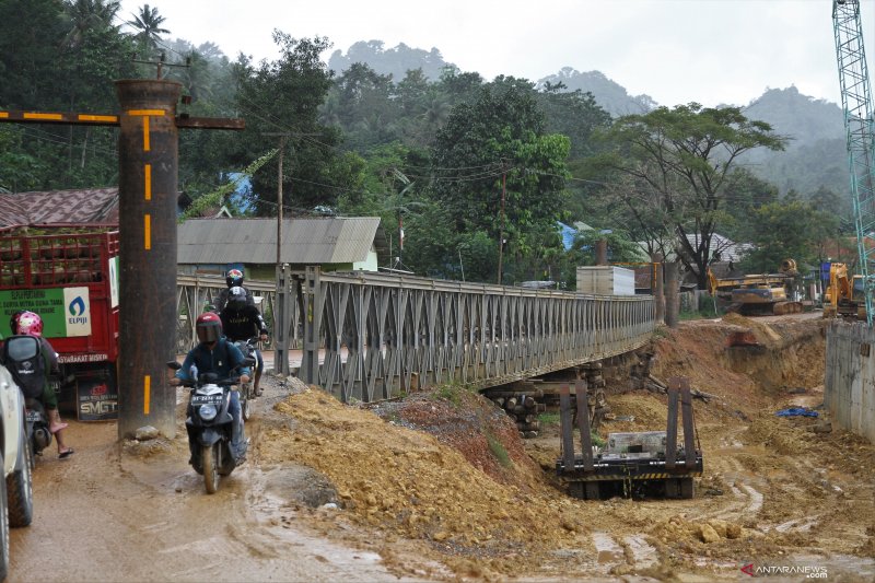 PERBAIKAN JEMBATAN TRANS SULAWESI DI KONAWE