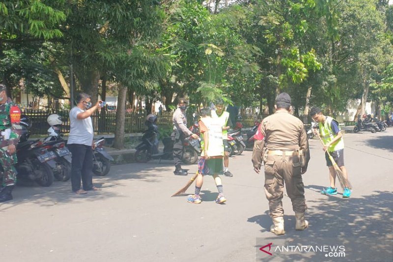 Pelanggar protokol kesehatan di Tasikmalaya kena sanksi