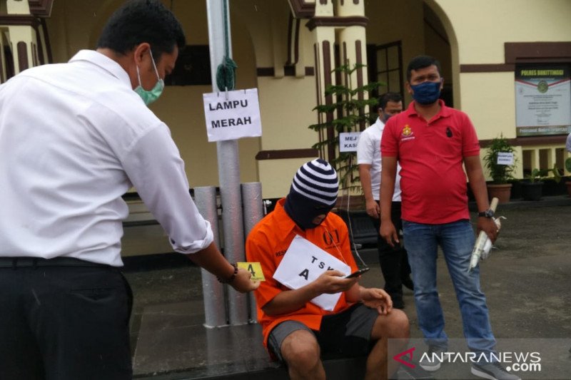 Rekonstruksi ungkap duel pegawai rumah makan di Bukittinggi karena sakit hati yang sudah lama dipendam