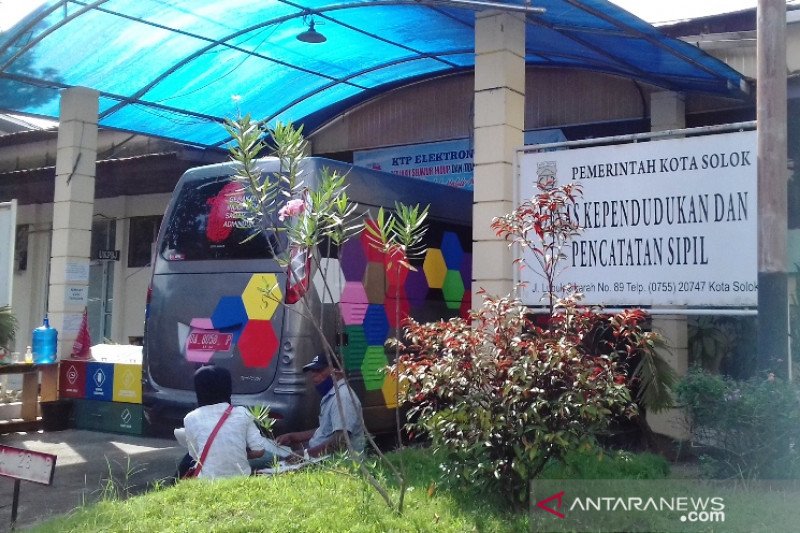 Sempat ditutup sementara karena COVID-19, pelayanan administrasi penduduk Solok kembali dibuka