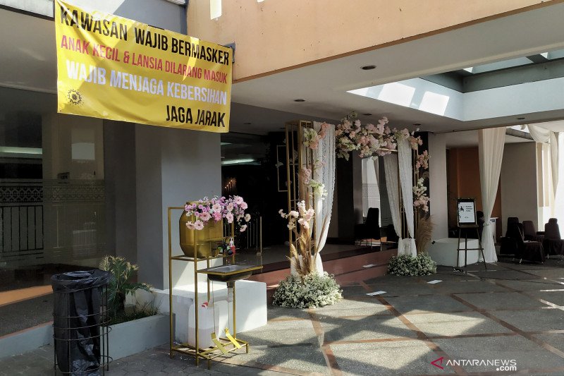 Pemkot Bandung larang anak-anak dan lansia hadir di pesta pernikahan