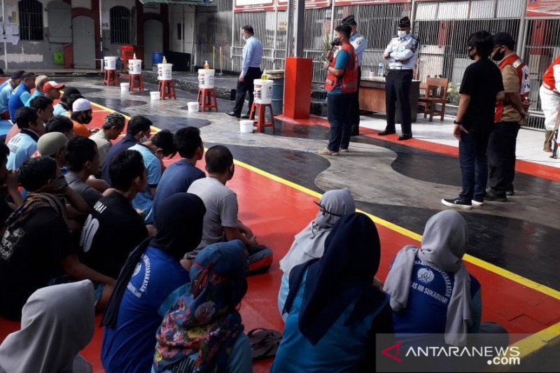 PMI edukasi pencegahan COVID-19 kepada warga binaan Lapas Sukabumi