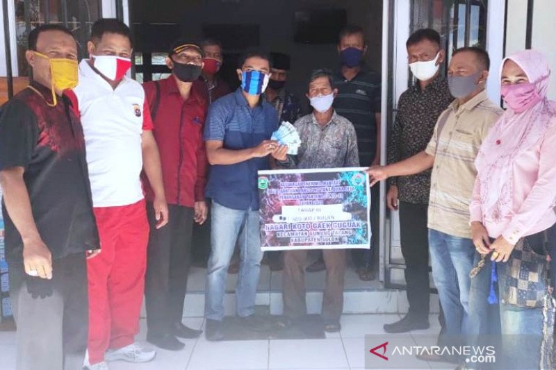 Nagari Koto Gaek Kabupaten Solok salurkan BLT DD tahap III