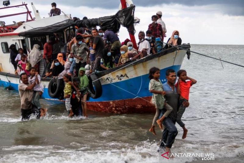 WARGA EVAKUASI PAKSA PENGUNGSI ETNIS ROHINGYA