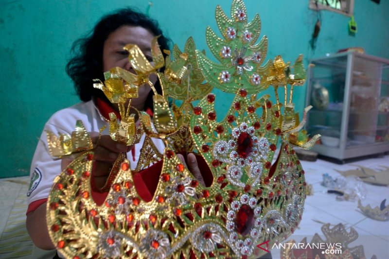 UMKM KERAJINAN PEMBUATAN SIGER LAMPUNG MULAI BANGKIT