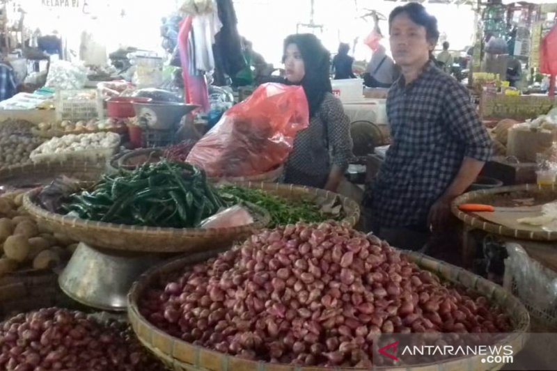 Harga bawang merah di pasar Cianjur turun jadi Rp40.000 per kilogram