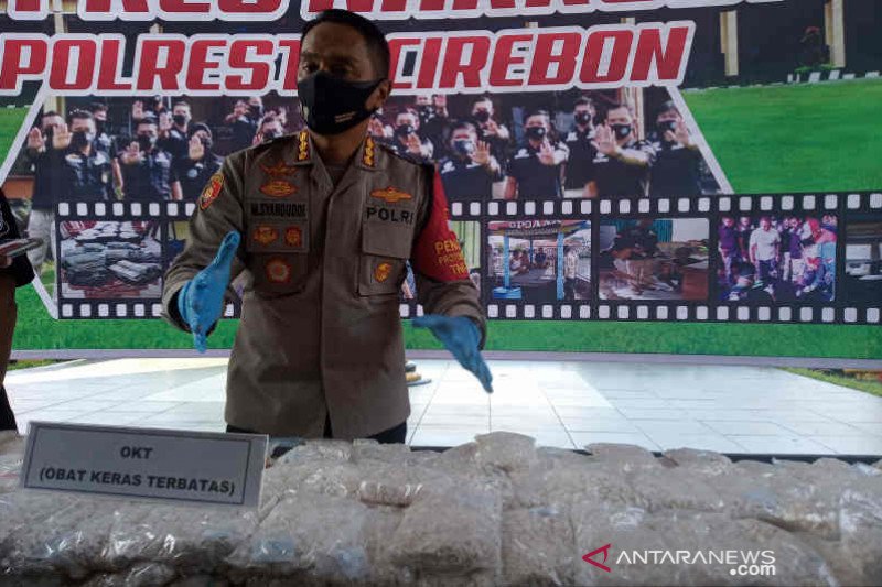 Polresta Cirebon sita 1,1 juta butir sediaan farmasi tanpa izin dari 19 tersangka