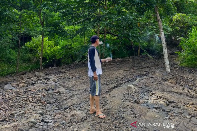 Petani Lombok Utara tuntut kerugian dari PLTMH Segara