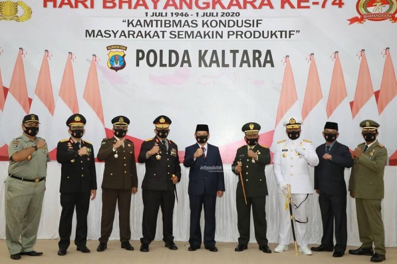 Gubernur Hadiri Upacara HUT ke-74 Bhayangkara