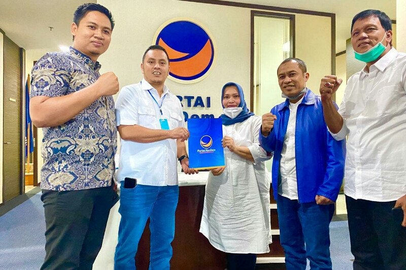 Terima SK DPP Nasdem, Kasmarni-Bagus tunjukkan kualitas lobi politik