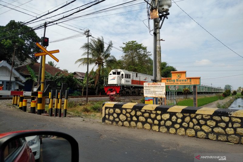 Daop 8 Surabaya jalankan 2 KA jarak jauh Bandung serta Jakarta