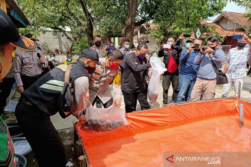 Polres Sumedang jaga ketahanan pangan masyarakat di tengah pandemi COVID-19