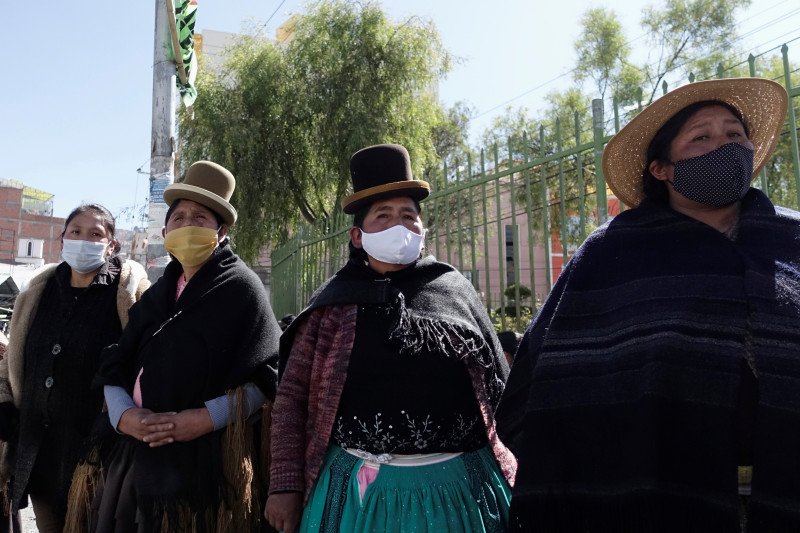Bolivia kerahkan alat berat gali kuburan massal korban COVID-19