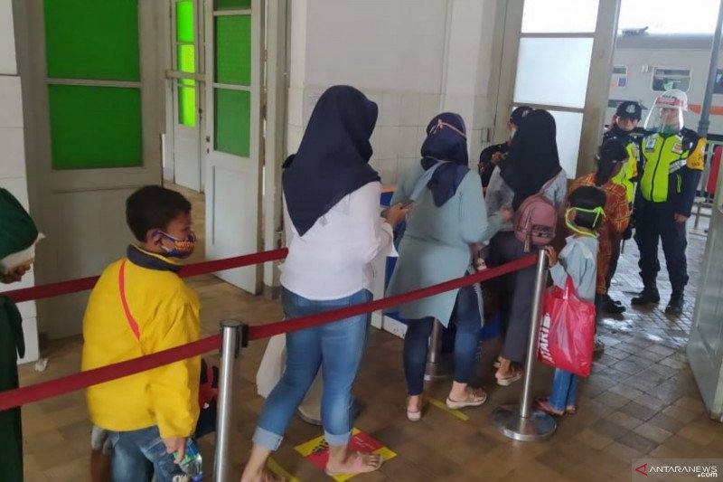 Stasiun Cianjur catat lonjakan penumpang KA Siliwangi pada hari ketiga