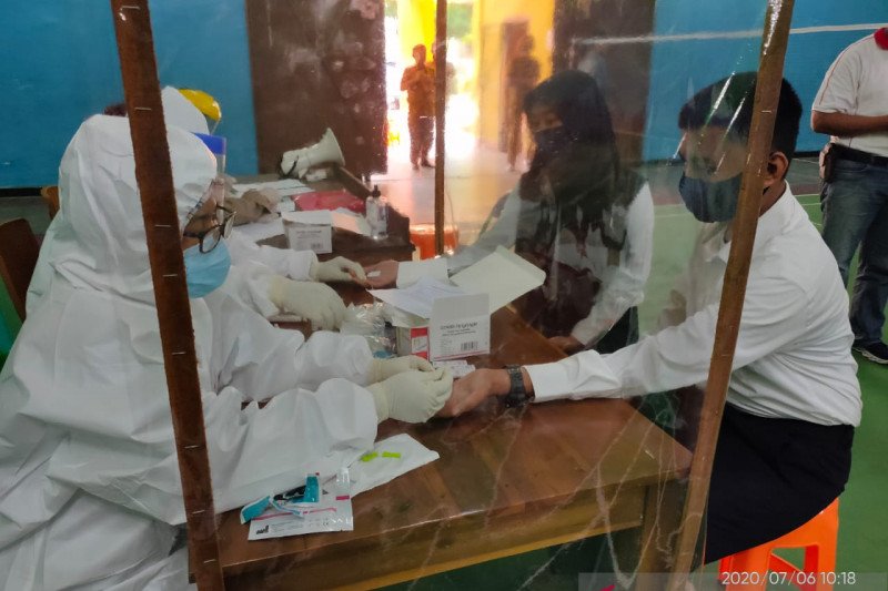 Calon pengibar bendera pusaka Kota Metro di rapid test
