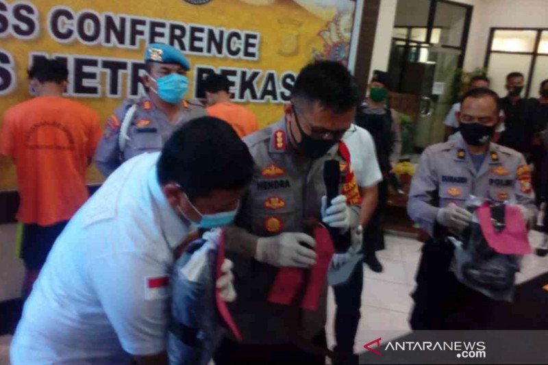 Polres Metro Bekasi bekuk dua pelaku tawuran