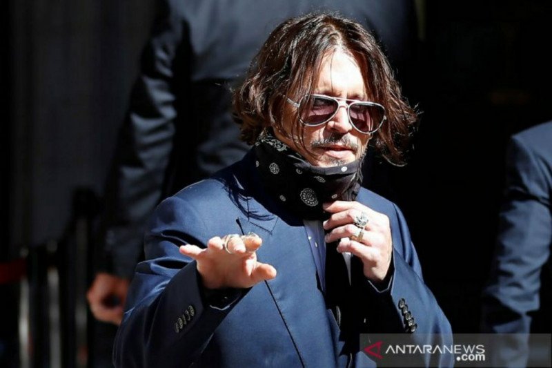 Johnny Depp hadiri sidang pencemaran nama baik oleh The Sun